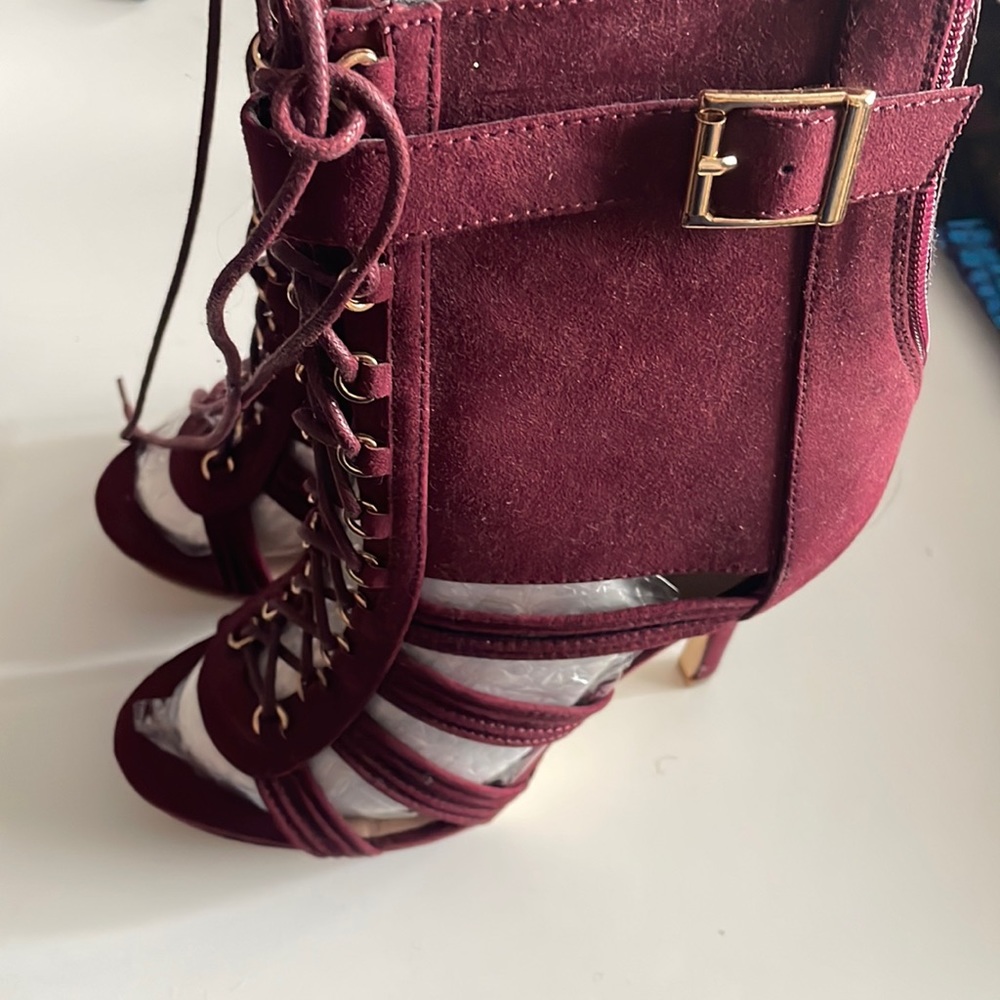 New maroon high heels size 8